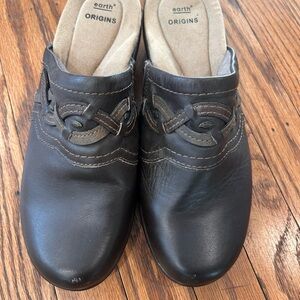 Earth Origins Men's Dark Brown Slip-On Clogs with Decorative Stitching